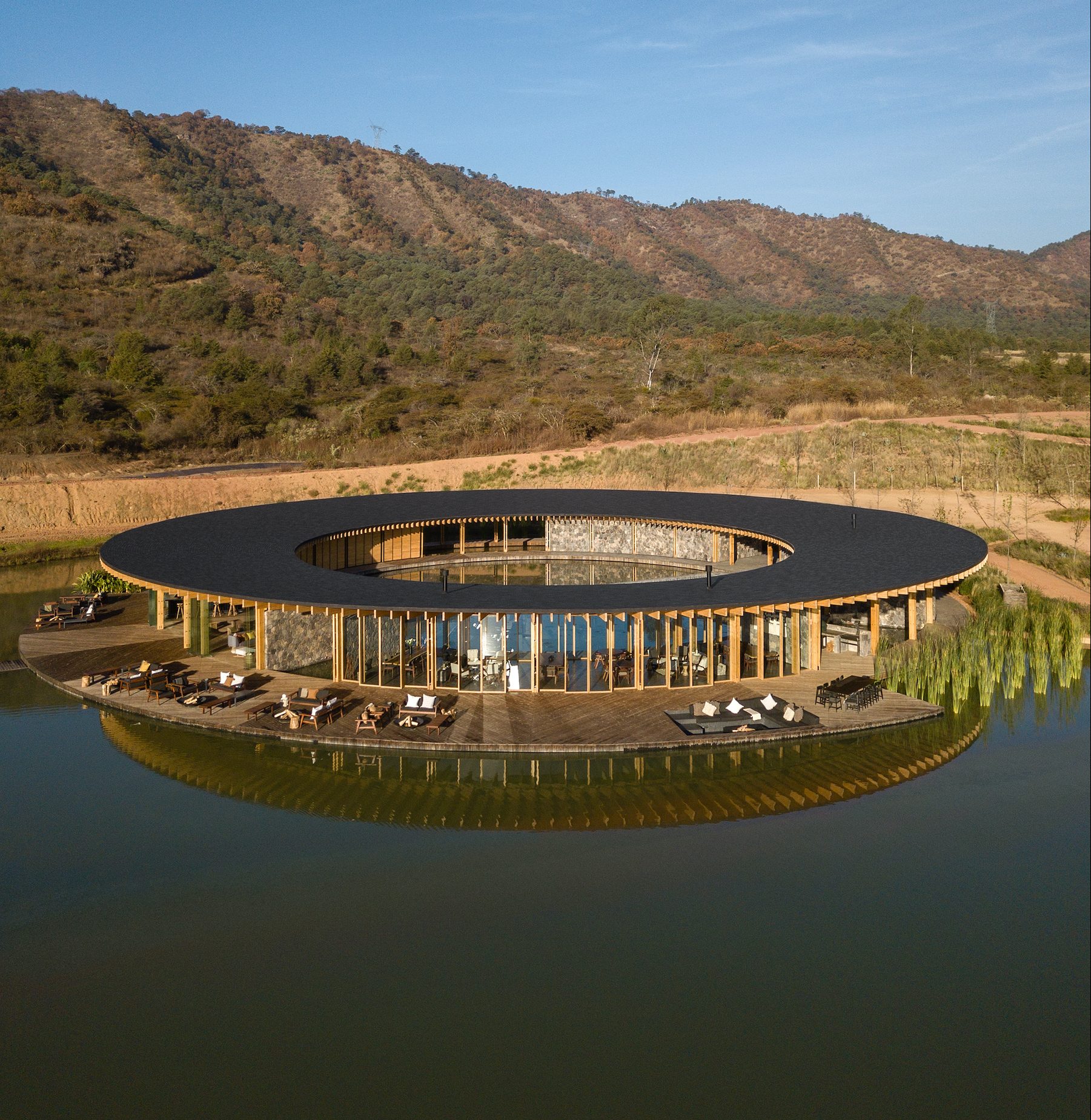 Mexico’s Luxurious Lakeside Clubhouse Showcases 360° Panoramic ...